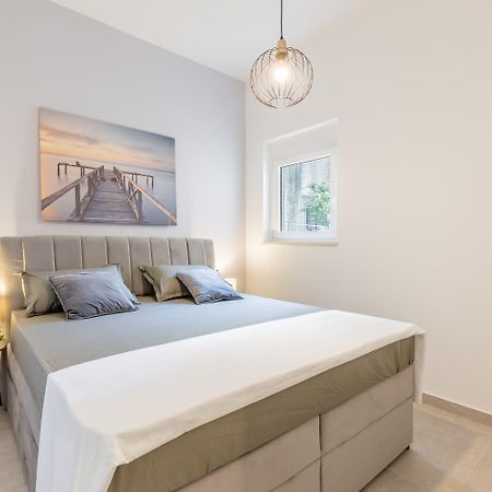 Apartments Sea Shore Спліт Екстер'єр фото